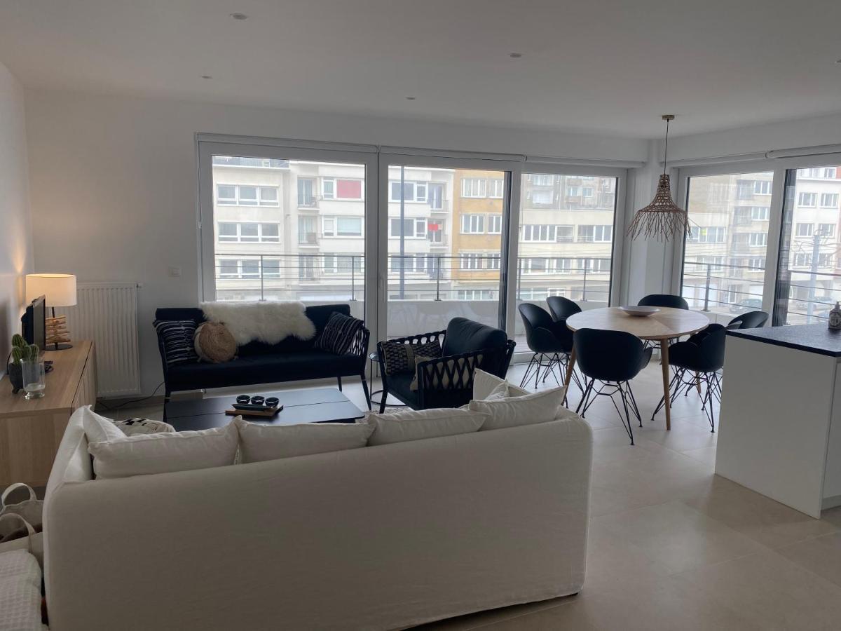 Lichtrijk 2-Slaapkamerappartement Met Zeezicht En Gratis Parking Остенде Экстерьер фото