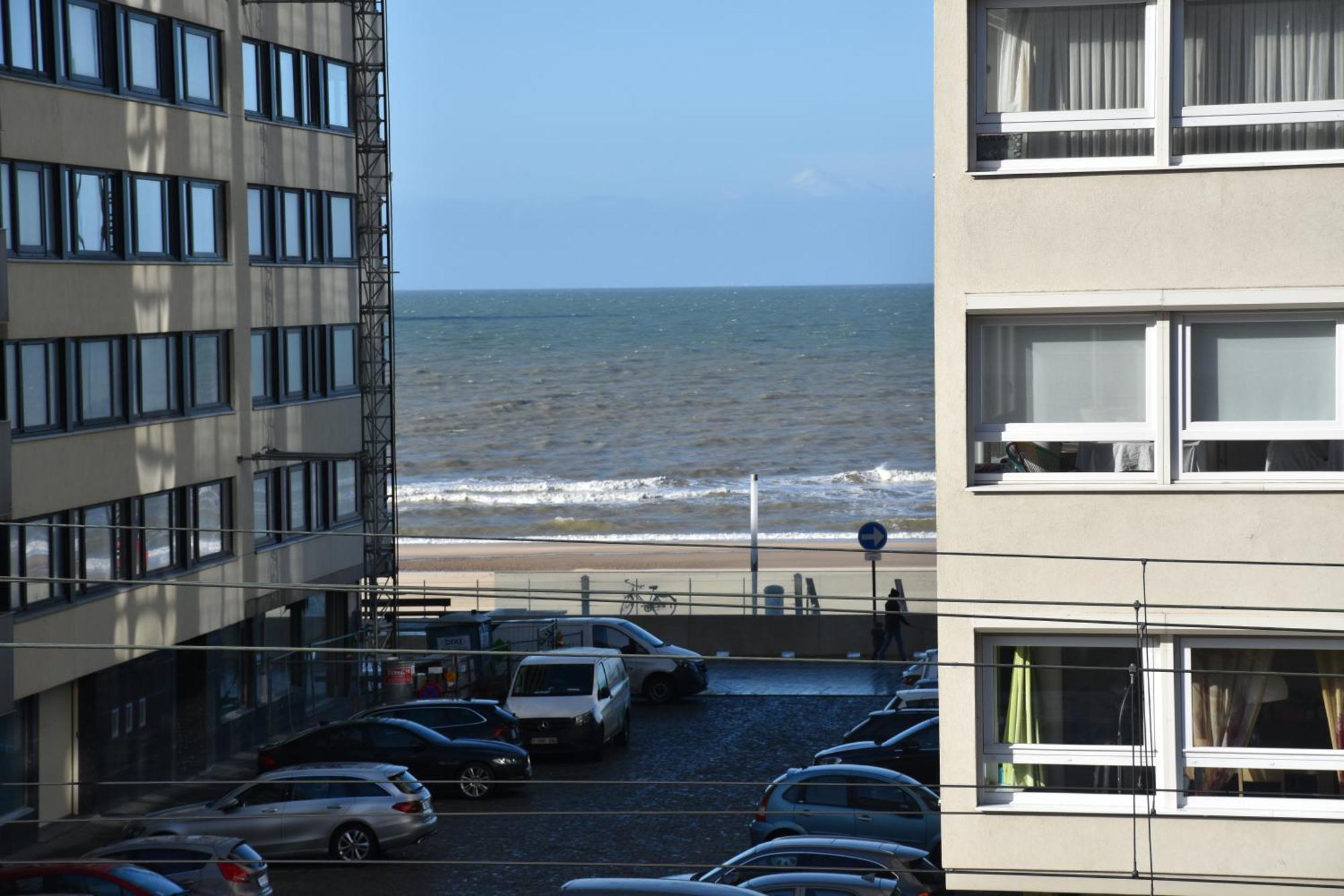 Lichtrijk 2-Slaapkamerappartement Met Zeezicht En Gratis Parking Остенде Экстерьер фото